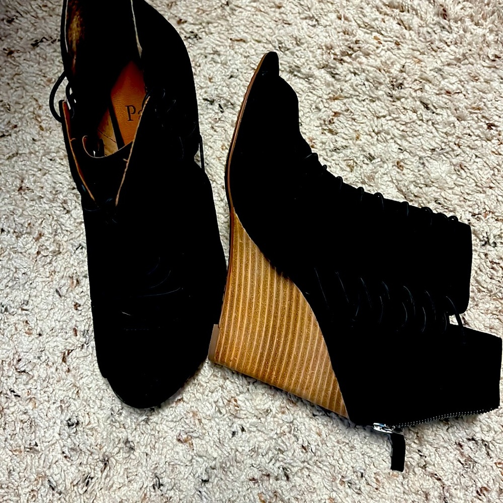 Linea Paola wedges